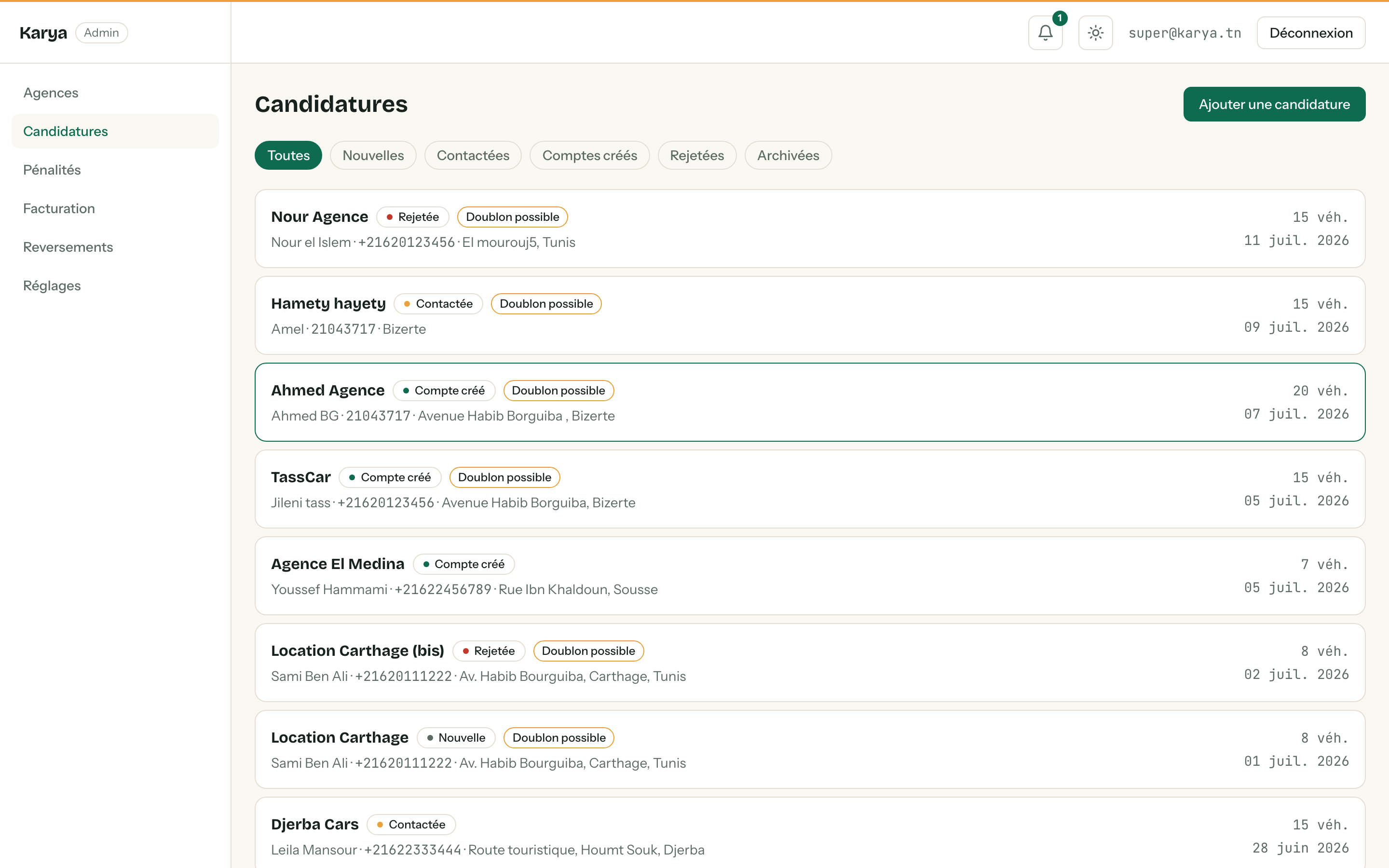 Aperçu de la console super-admin : candidatures d'agences.